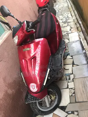 Hyosung GT250R 2020 Red