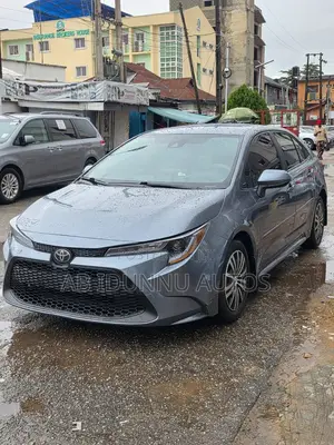 Toyota Corolla LE 2020 Blue