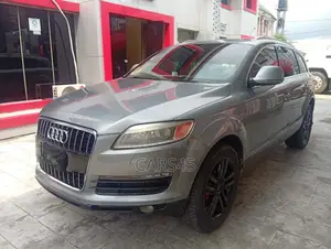 Audi Q7 2009 Off white
