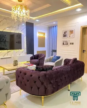 Luxurious Well Crafted High Quality Home Sofa Chair