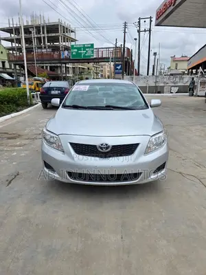 Toyota Corolla LE 4dr Sedan (1.8L 4 cyl 4A) 2009 Silver