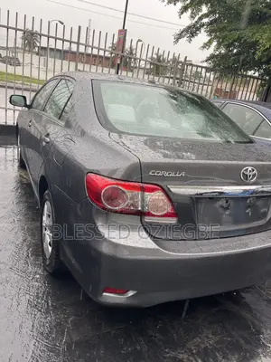 Toyota Corolla 2009 Gray