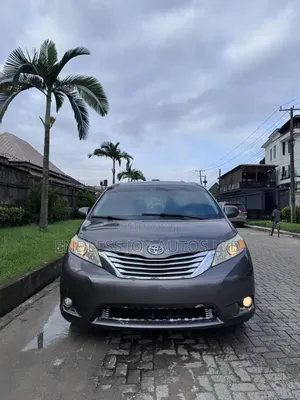 Toyota Sienna Limited AWD 7-Passenger 2013 Beige