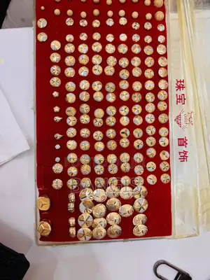 18karate Gold Earrings