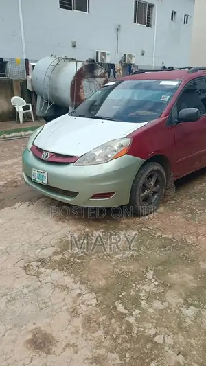 Toyota Sienna 2006 Maroon
