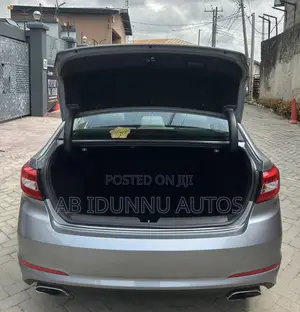 Hyundai Sonata Limited 2.0T Seban (2.0L 4cyl 6A) 2016 Silver