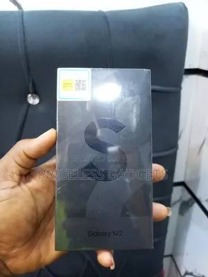 New Samsung Galaxy S22 5G 128 GB Black