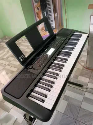 Yamaha Piano PSR-E 383 Complete 61 Keys Synthesizer Workstation Piano