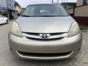 Toyota Sienna 2005 Gray