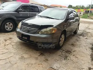 Toyota Corolla 2004 Gray