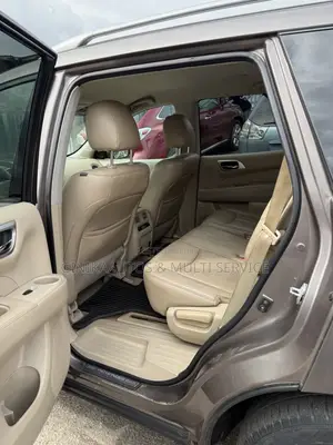 Nissan Pathfinder SL 4dr SUV 4WD (3.5L 6cyl CVT) 2014 Gray