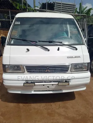 Mitsubishi L300 2005 White