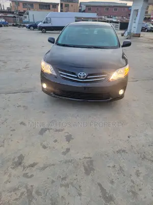 Toyota Corolla LE 4dr Sedan (1.8L 4cyl 4A) 2011 Gray