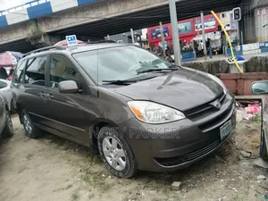 Toyota Sienna 2005 Gray