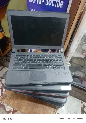 Laptop Dell Latitude 3350 4GB Intel Core i3 HDD 320GB