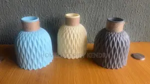 Minimal Plastic Flower Vase Only