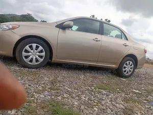 Toyota Corolla 2009 Gold