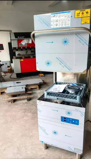 Standing Dishwasher – Heavy-Duty Commercial Dishwasher for Restaurants