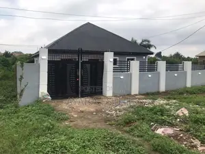 3bdrm Bungalow in Adeyipo Estate, Akobo for sale