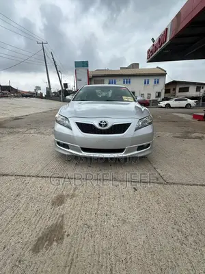 Toyota Camry SE 4dr Sedan (2.4L 4cyl 5A) 2007
