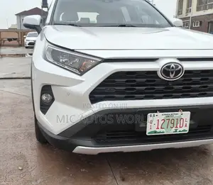 Toyota RAV4 2023 White