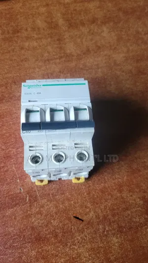 40amps 3pole MCB Schneider Breaker