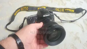 Nikon D750 - Like New