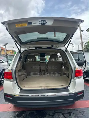 Toyota Highlander Limited 2011 White