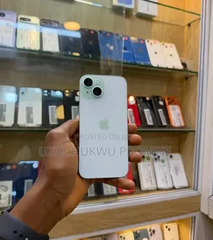 Apple iPhone 15 128 GB Green