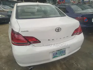 Toyota Avalon 2009 White