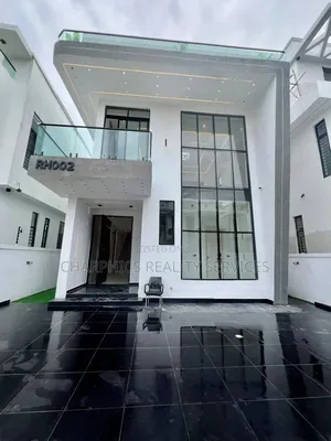 5bdrm Duplex in Chevron for sale