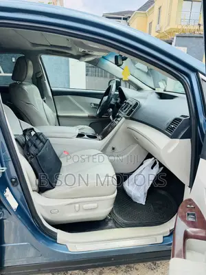 Toyota Venza V6 AWD 2010 Blue