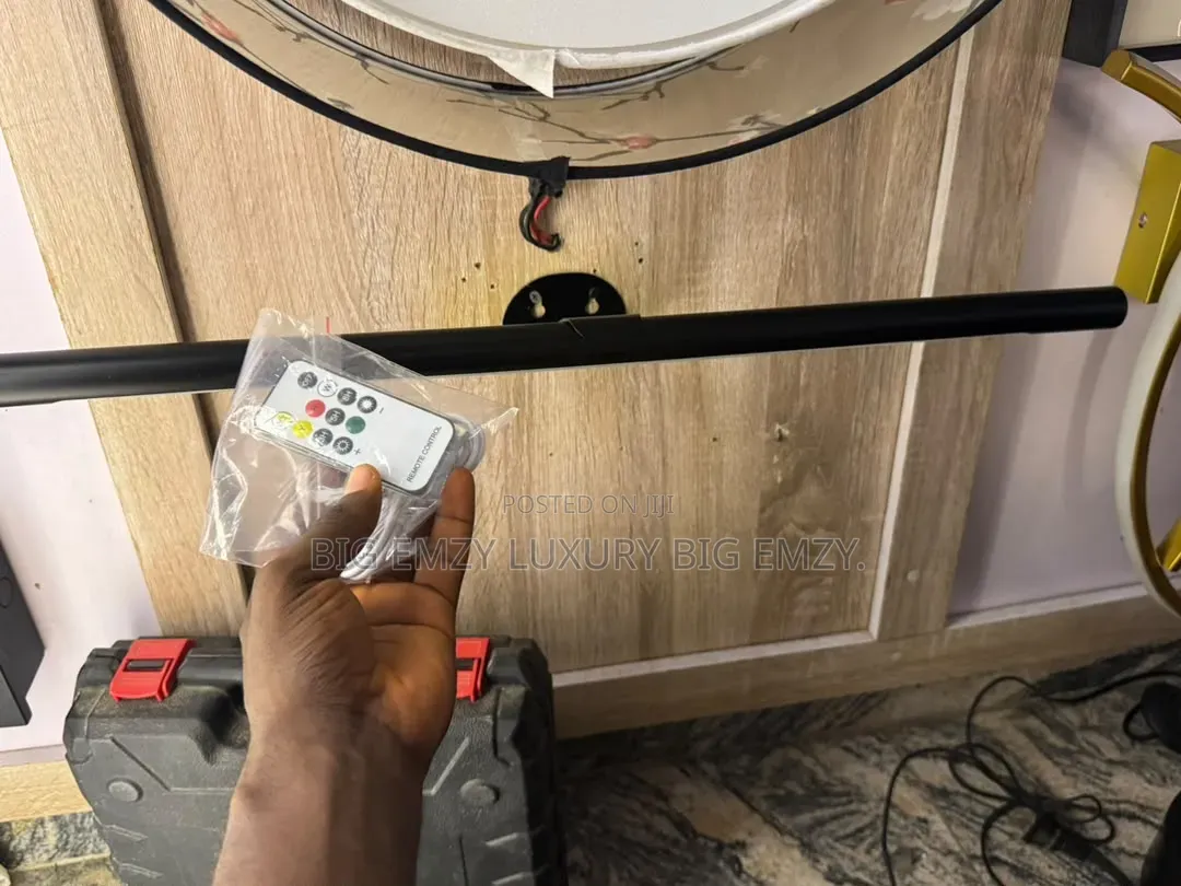 Rechagable Led Mirror Light or Vanity Wall Light.