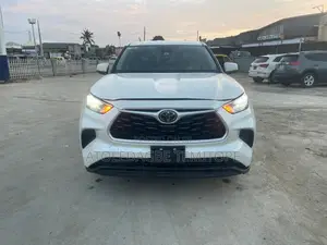 Toyota Highlander LE AWD 2020 White