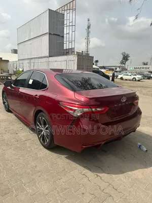 Toyota Camry 2018 Red