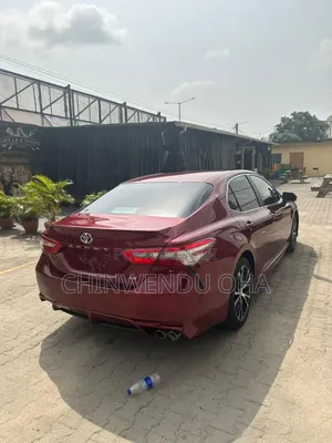 Toyota Camry 2018 Red