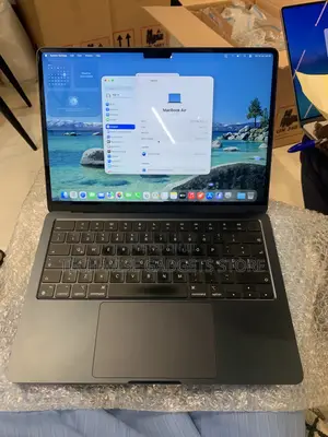 Laptop Apple MacBook Air 2022 M2 8GB Apple M2 SSD 256GB