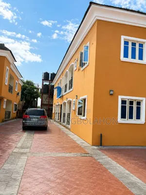 Furnished 3bdrm Apartment in Ogombo for rent
