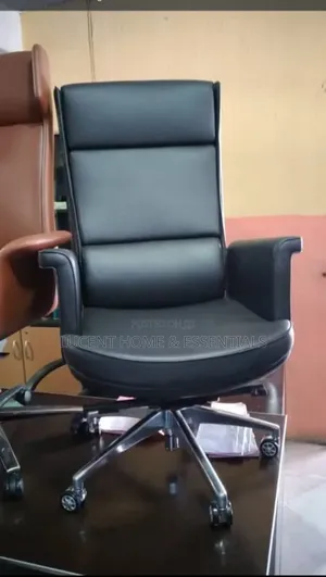 Luxury High-Back Executive Leather Chair – Premium Ceo Office Seat