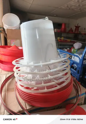 9kg Red And White Feeder