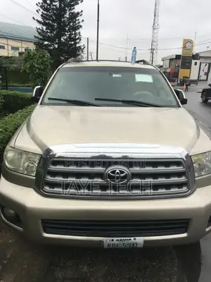 Toyota Sequoia Limited 4dr SUV 4WD (5.7L 8cyl 6A) 2009