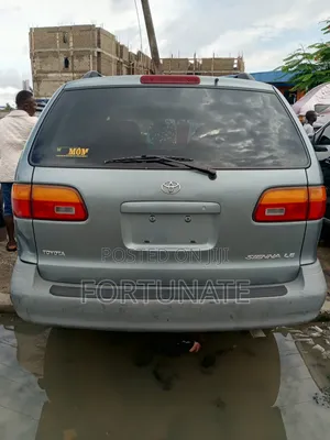 Toyota Sienna 2003 Green
