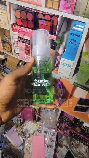 Tea Tree Foaming Face Wash