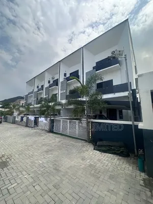 4bdrm Townhouse/Terrace in Ikota for sale