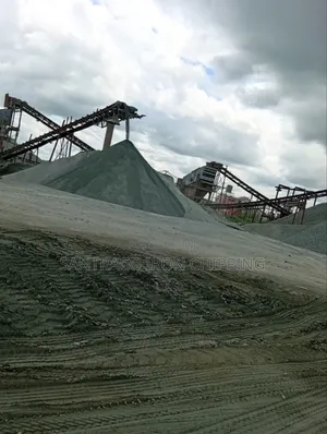 20 Tons / 30 Tons Black Iron Stone Chippings Hardcore (Fast Supply)