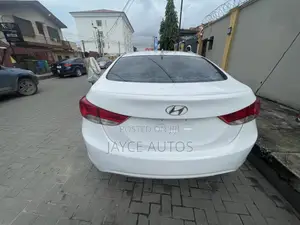 Hyundai Elantra 2013 White