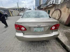 Toyota Corolla 2004 Gold