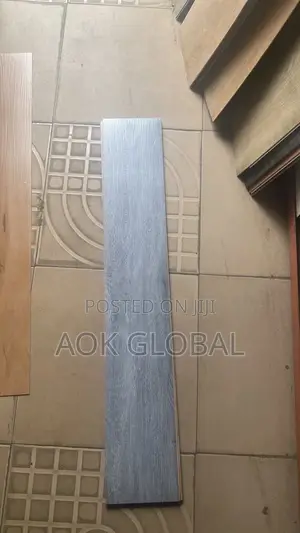 Vinyl Luxury Floor Tiles