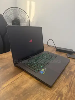 Laptop Asus ROG Zephyrus G16 16GB Intel Core i7 SSD 1T