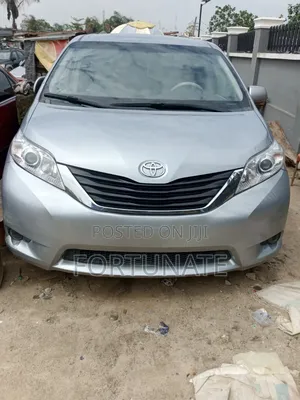 Toyota Sienna 2012 Gray